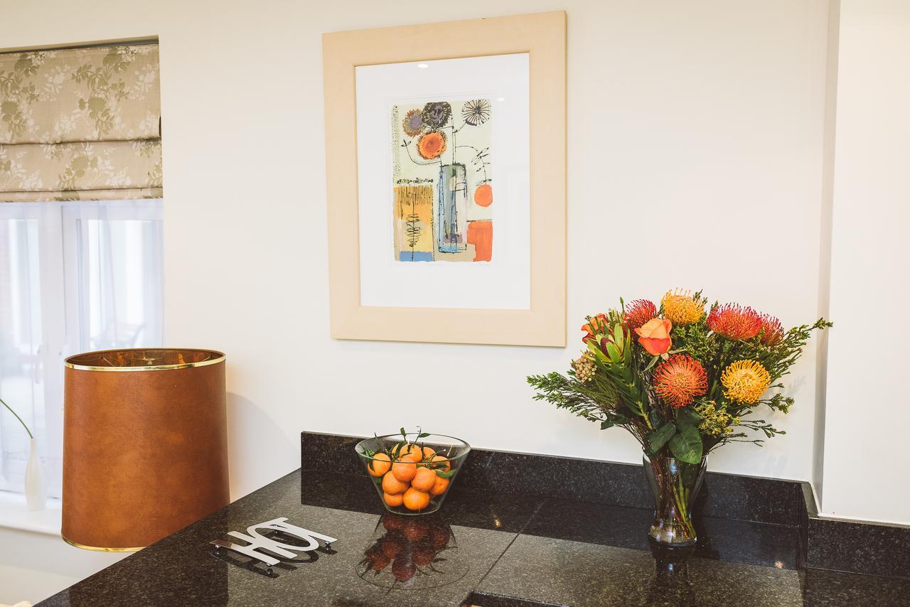 לת'רהד Charming Two Bedroom Apartment With Free Private Parking מראה חיצוני תמונה