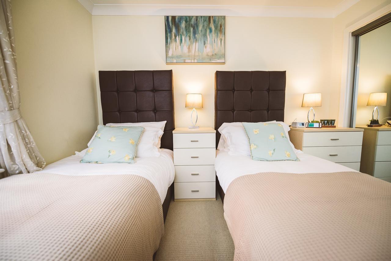 לת'רהד Charming Two Bedroom Apartment With Free Private Parking מראה חיצוני תמונה