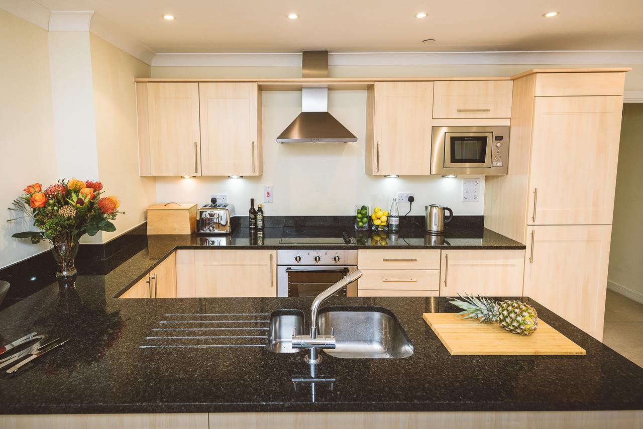 לת'רהד Charming Two Bedroom Apartment With Free Private Parking מראה חיצוני תמונה