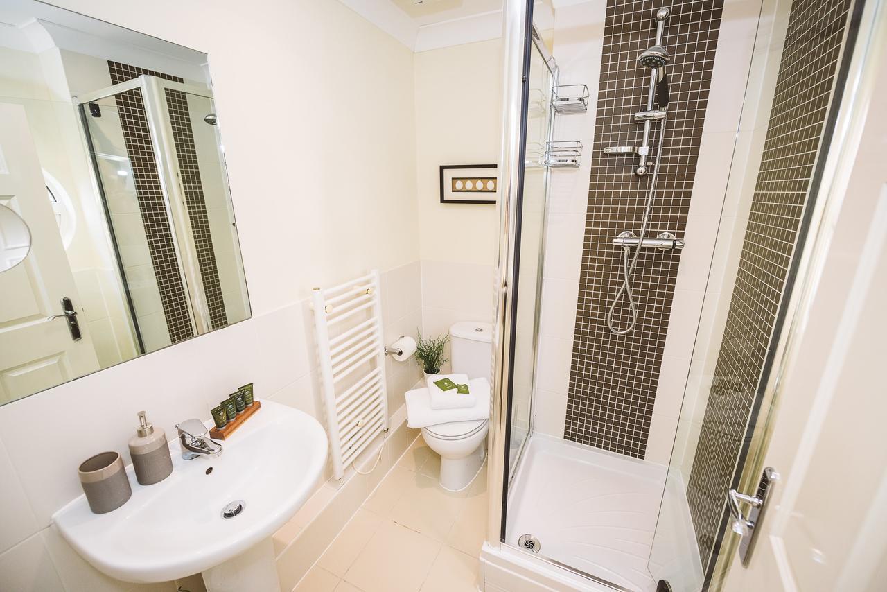 לת'רהד Charming Two Bedroom Apartment With Free Private Parking מראה חיצוני תמונה