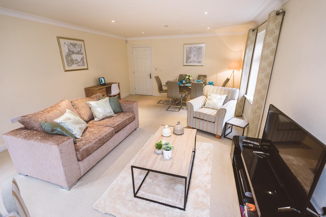 לת'רהד Charming Two Bedroom Apartment With Free Private Parking מראה חיצוני תמונה