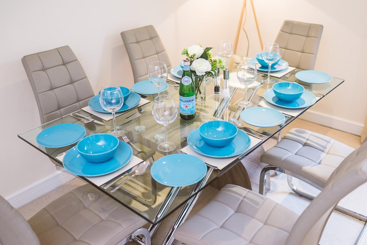 לת'רהד Charming Two Bedroom Apartment With Free Private Parking מראה חיצוני תמונה