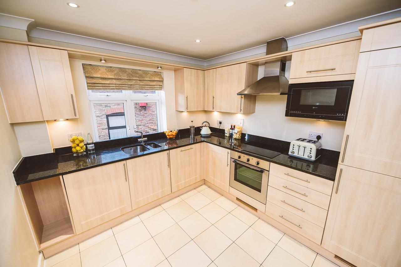 לת'רהד Charming Two Bedroom Apartment With Free Private Parking מראה חיצוני תמונה