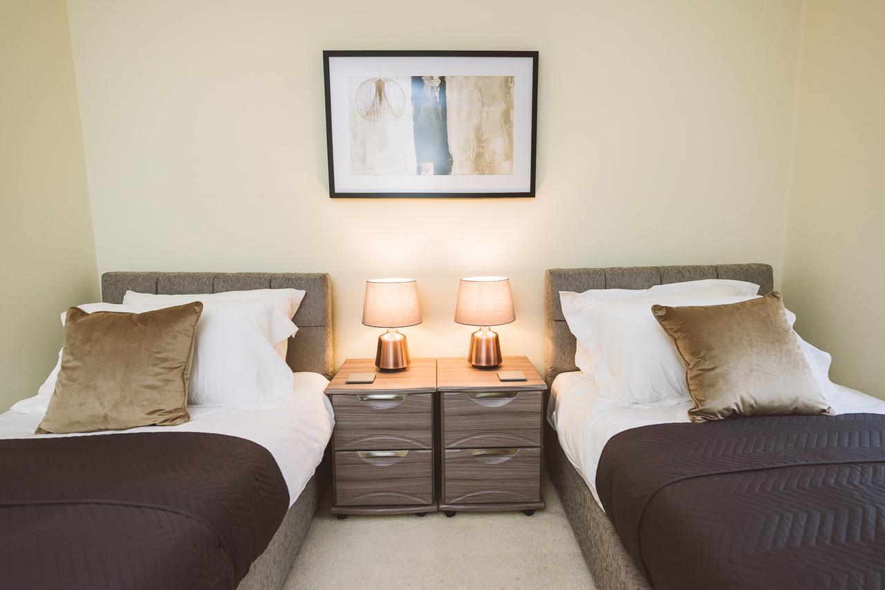 לת'רהד Charming Two Bedroom Apartment With Free Private Parking מראה חיצוני תמונה